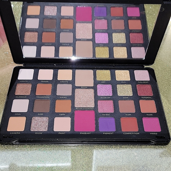 Makeup Revolution Creator Revolution "Nude Reign" Face and Eyes Palette - Picture 3 of 5